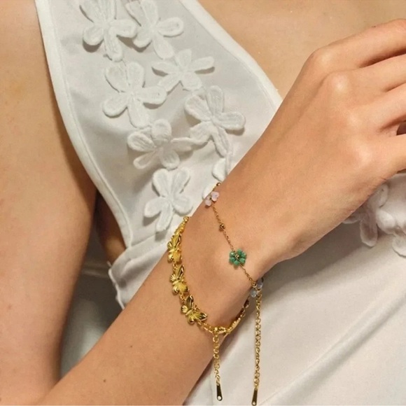 Anthropologie Dainty Flower Stainless Steel Set - Picture 3 of 8